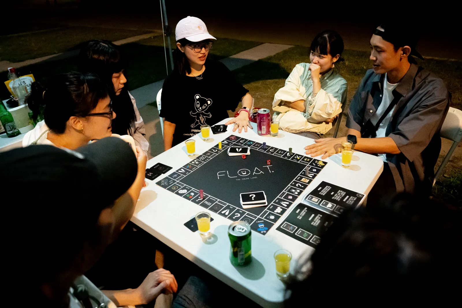 野餐、戶外、白天聚會也能玩酒精大亨